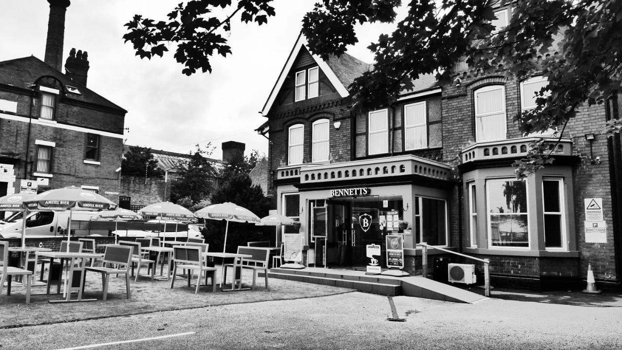 Bennetts Hotel ロング・イートン エクステリア 写真